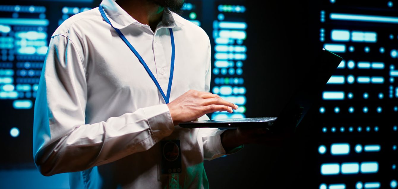 engineer-in-cloud-computing-business-2023-11-27-05-35-15-utc